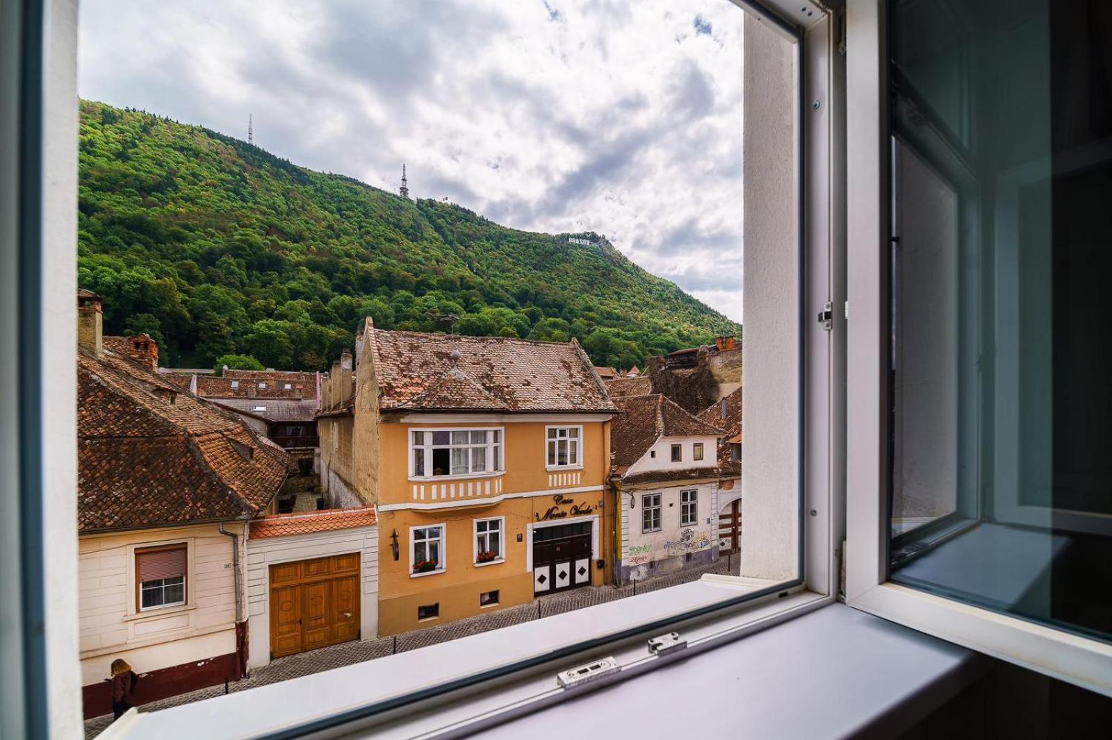 Alpine Sunrise Residence - Brasov Old Center Kültér fotó